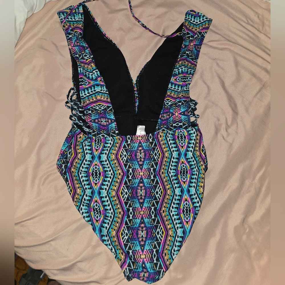 Vibrant Geometric One-Piece Swimsuit - Picture 2 of 5